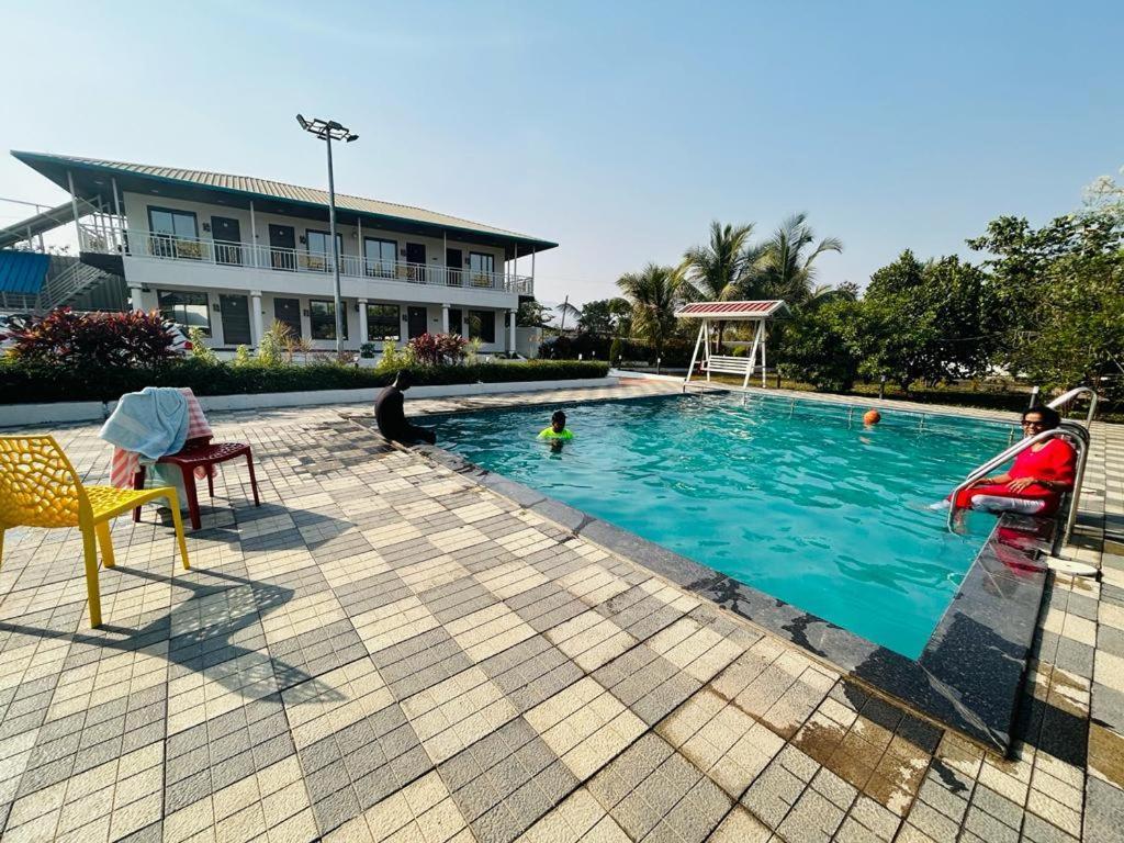 The Village Resorts Карджат Екстериор снимка