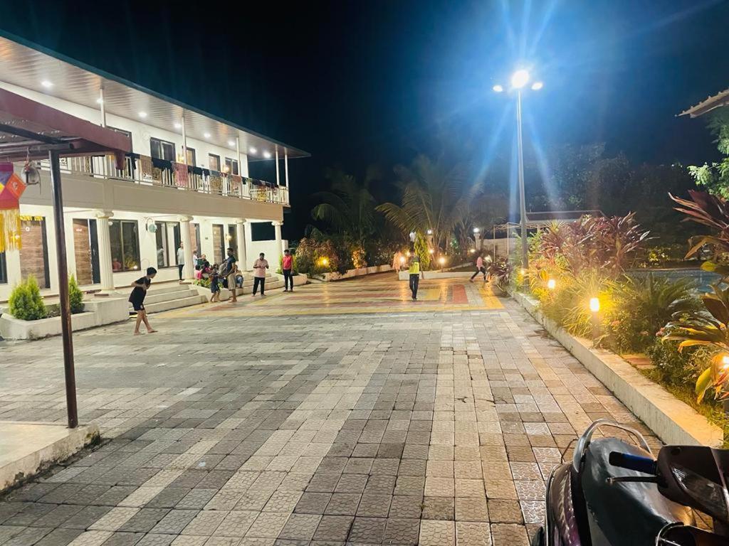 The Village Resorts Карджат Екстериор снимка